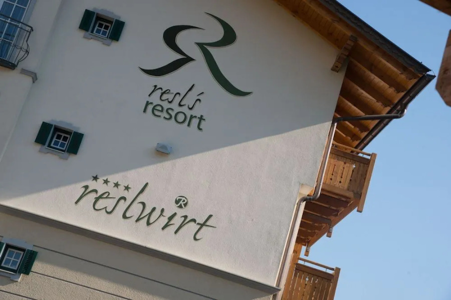 Resl Resort