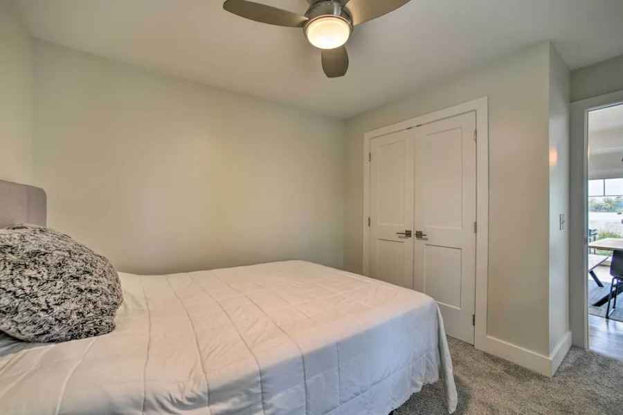 Fenton Home w/ Patio & All Sports Lake Access