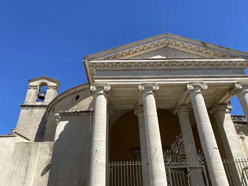 Le Louvre, Lieu atypique