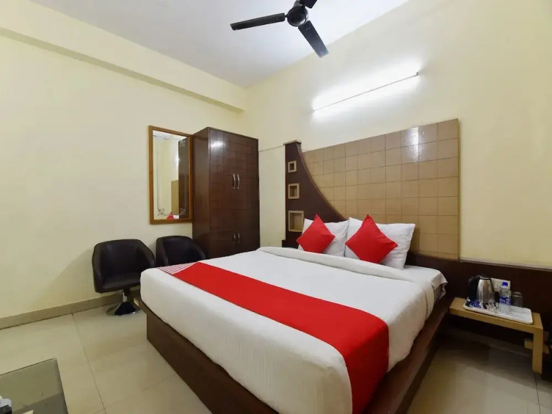 Hotel Paradise By OYO Rooms