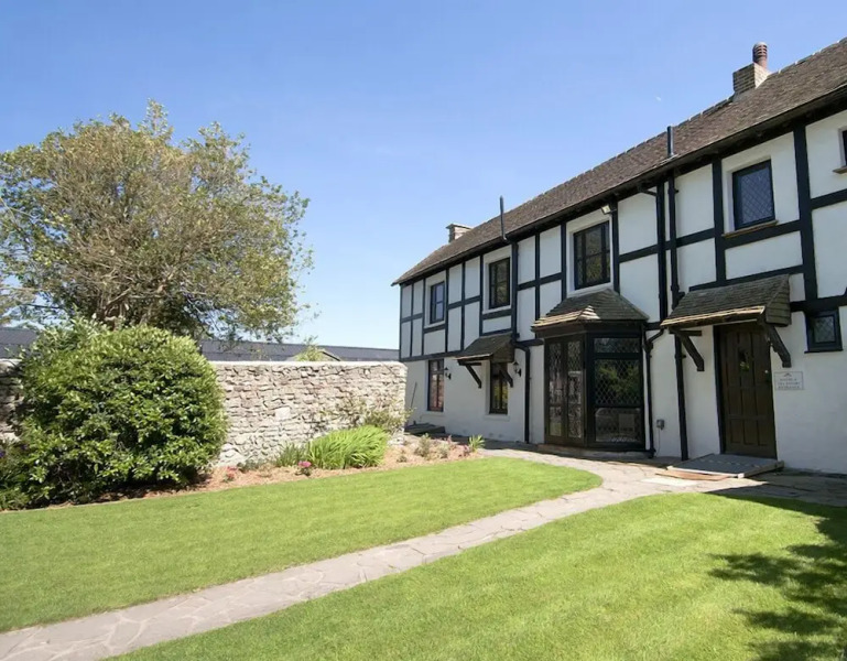 The Priory Court Hotel