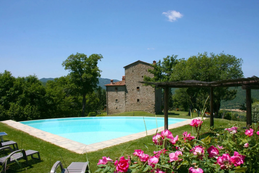 Wonderful private villa for 16 people with WIFI, private pool, TV and parking
