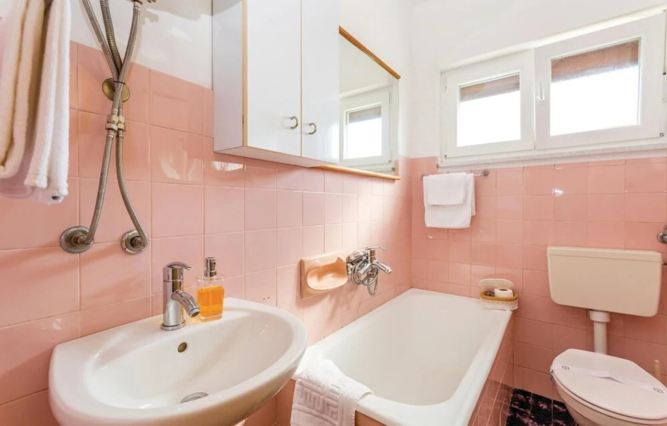 Stunning Home in Risika With Wifi and 3 Bedrooms