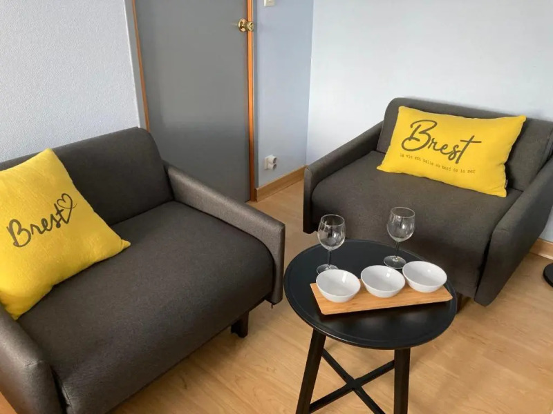 Studio les pieds dans l'eau - plage à proximité