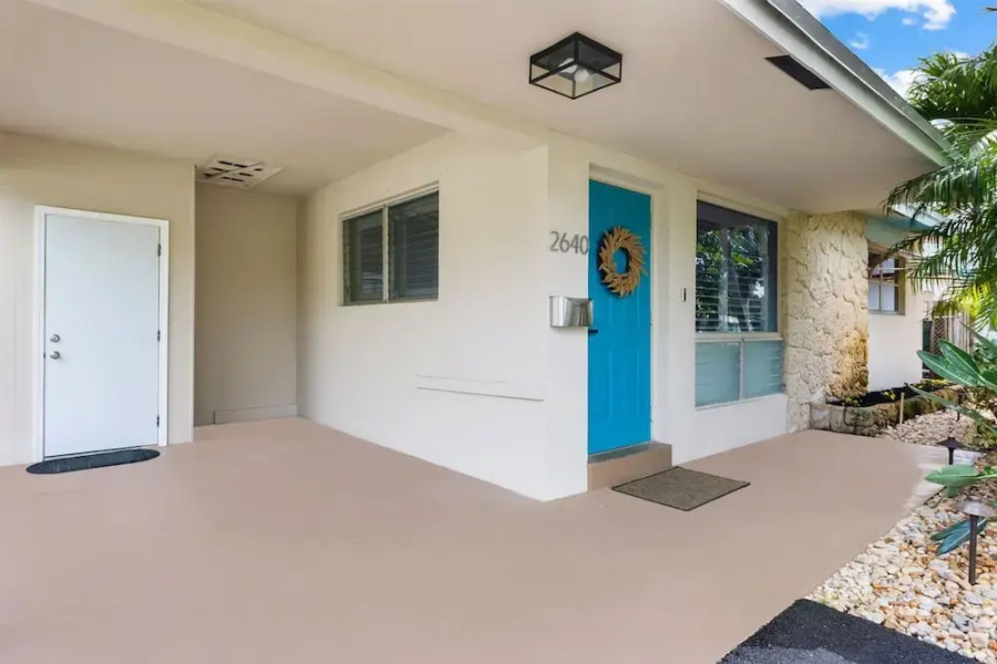 Oasis Backyard With Heated Pool Oakland Park