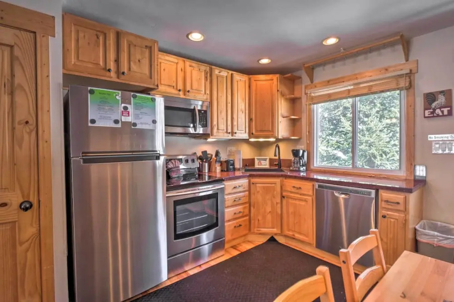 Blue River Condo w/ Views - 5 Mi to Breckenridge!
