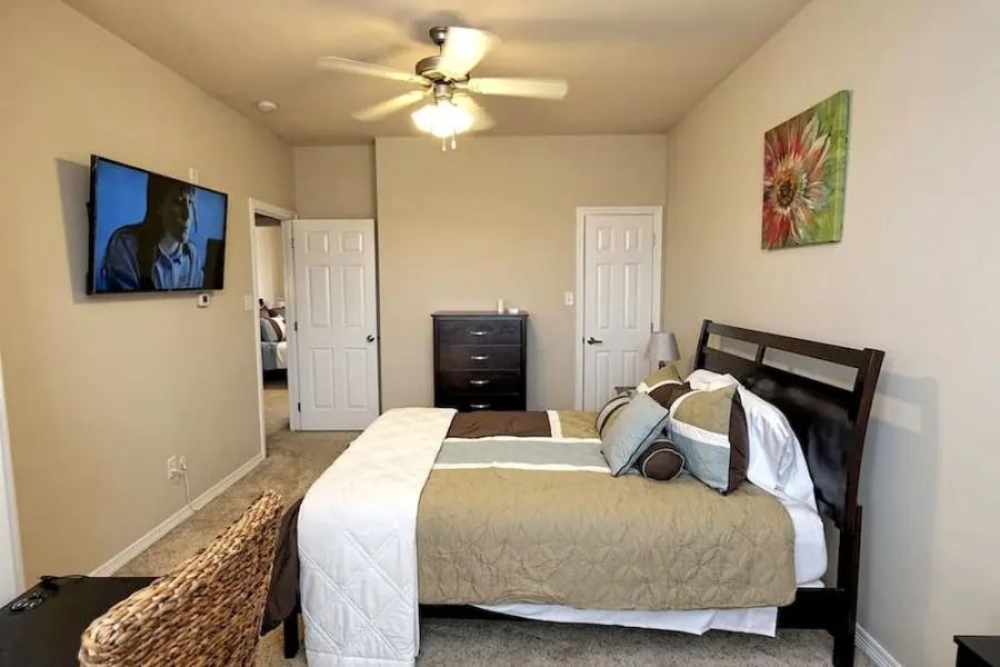 305 Holleman Dr. East  304