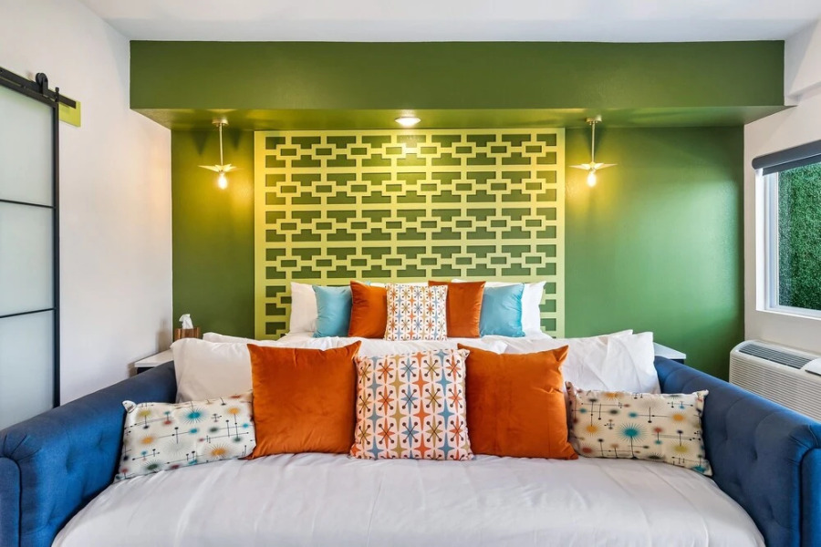 Lake My Day 1 Bedroom Villa by Redawning