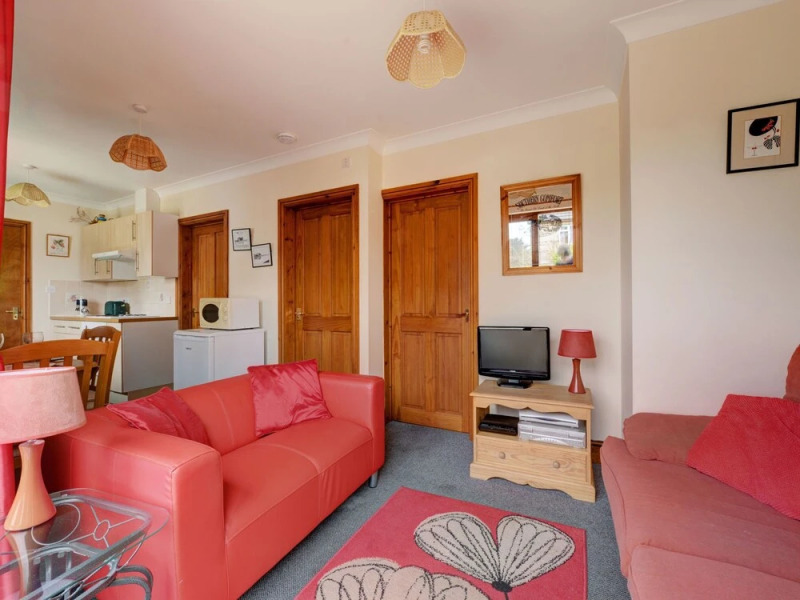 Modern Holiday Home in Wisemans Bridge With Terrace