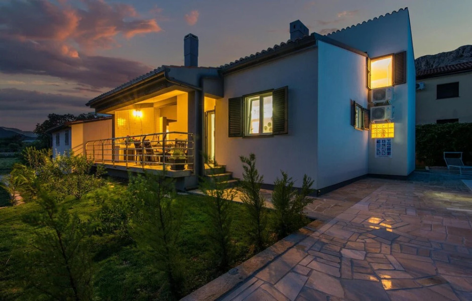 Awesome Home in Jurandvor With 3 Bedrooms, Wifi and Outdoor Swimming Pool