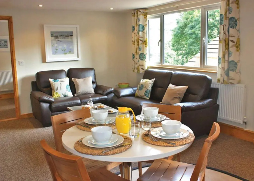 Ivyleaf Combe Lodges