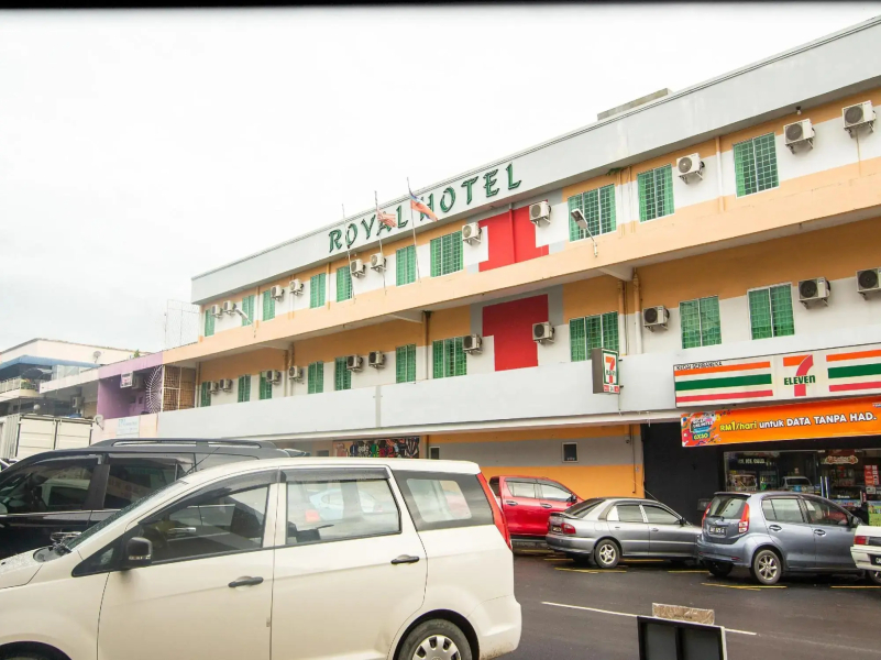 SUPER OYO 89408 Royal Hotel