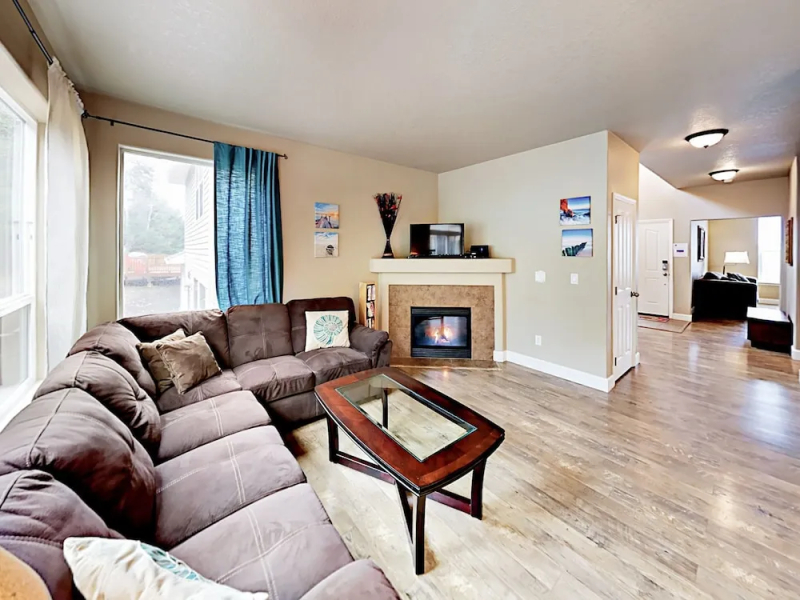 1595 Sundown Home 2 Bedrooms 2.5 Bathrooms Home