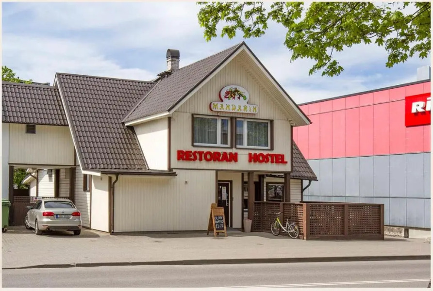 Mandarin Restoran & Hostel