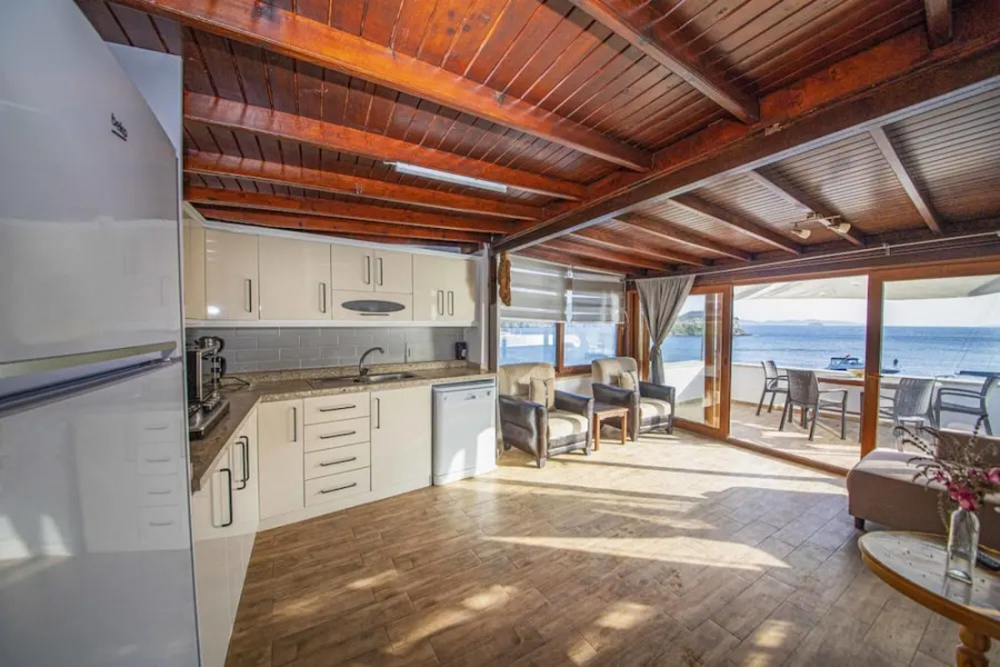 Seaside House With Refreshing View in Gumusluk