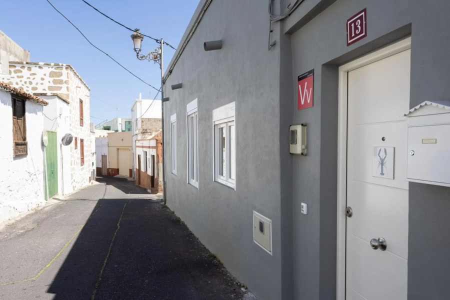 Home2Book Stunning Design House Arafo