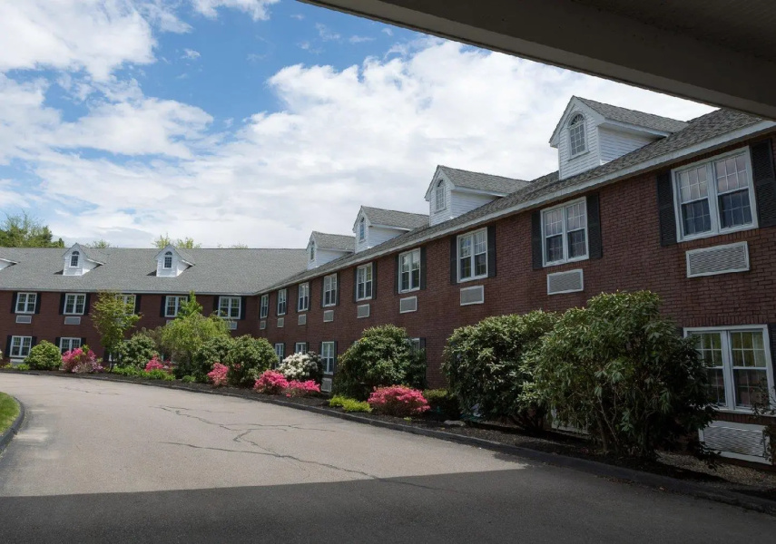 The Colonial Hotel