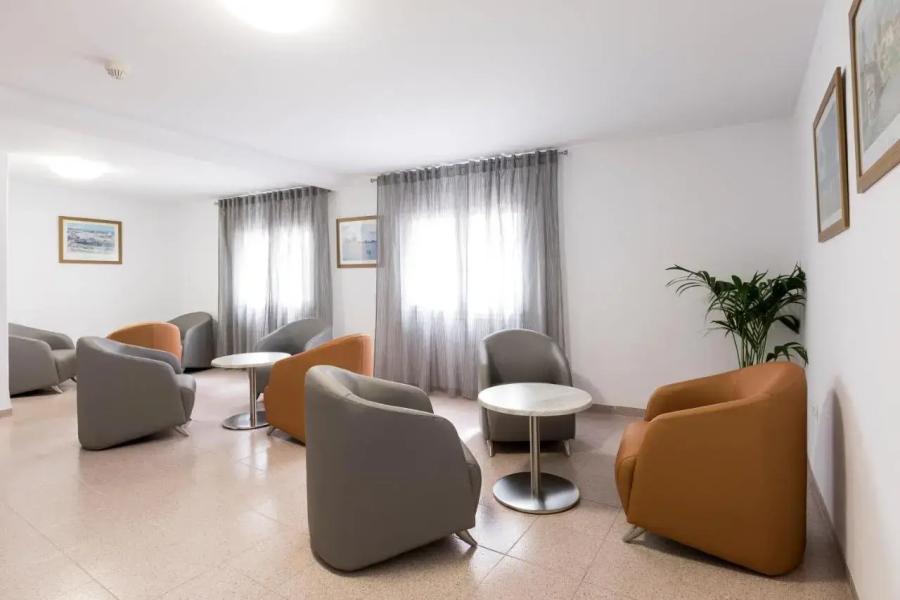 Roca Hostal