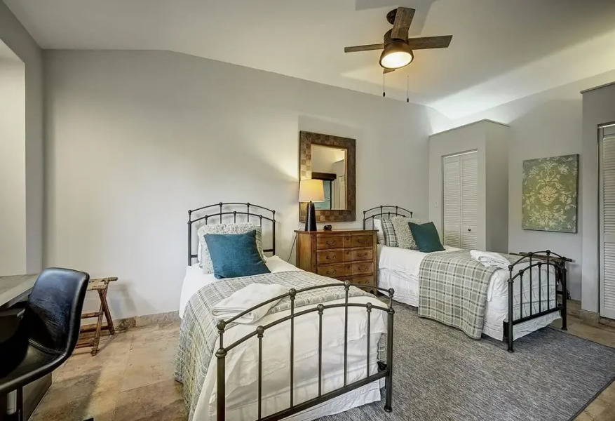 Fantastic 3 Bedroom Heated Salt Pool Home 3 Blocks From Wilton Drive