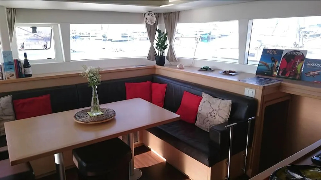 Catamarano Mauticat Boat & Breakfast