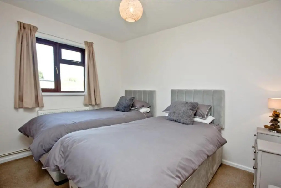 Wheal Jane- Beautifully Fitted Bungalow Helston Cornwall