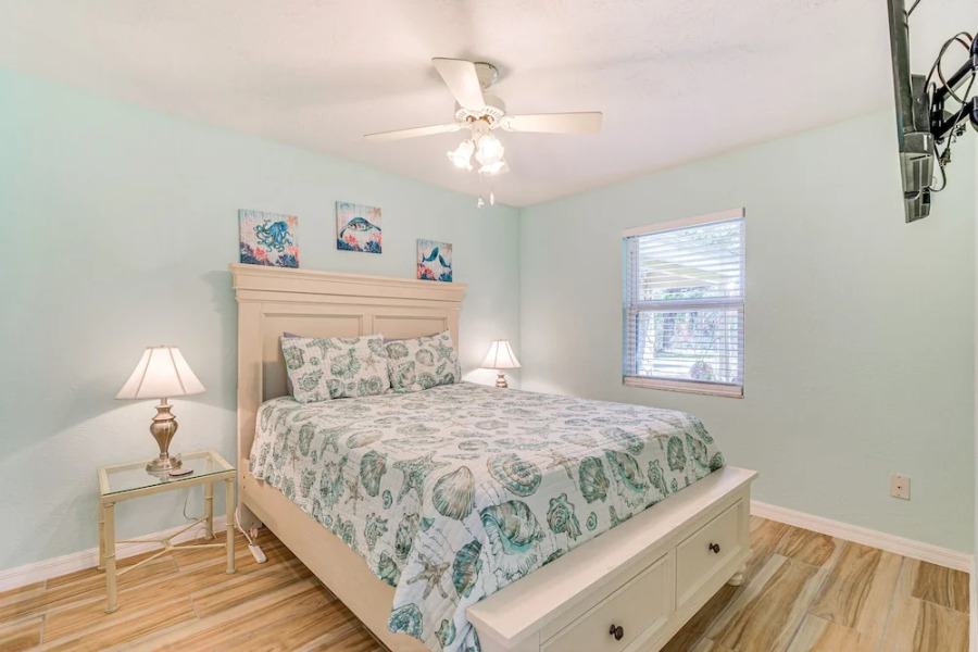 Riverfront Home With Private Dock, Fire Pit!