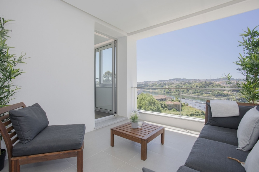 Liiiving- Luxury River View Apartment II