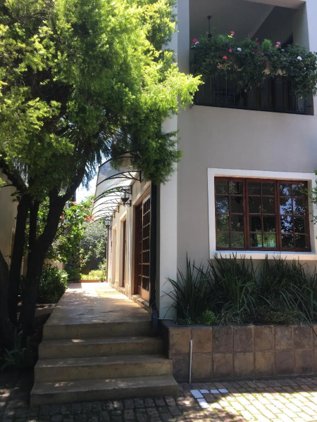 Dunvegan Execu Lodge