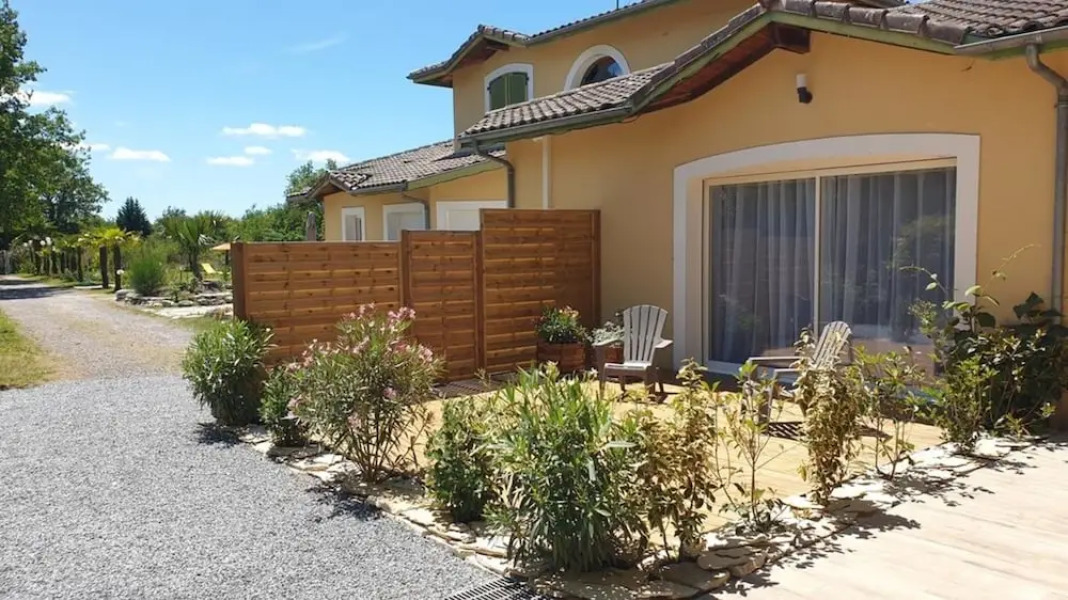 Suite up to 3 people with pool and terrace