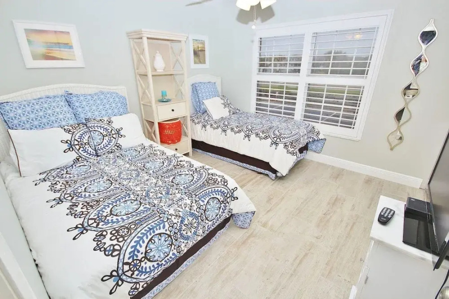 Colony Beach Club 241 Apartment 2