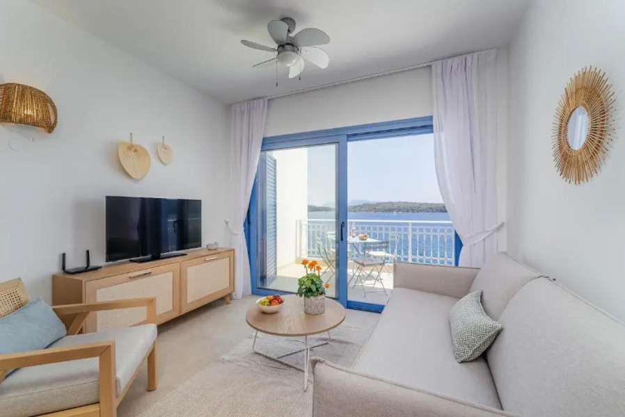 Lefkada Blue Luxury Apartments, Perigiali A4 Entrance Level