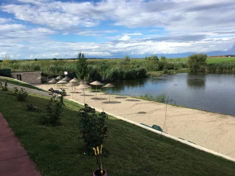 Luxury apartment with pool in North Bucharest