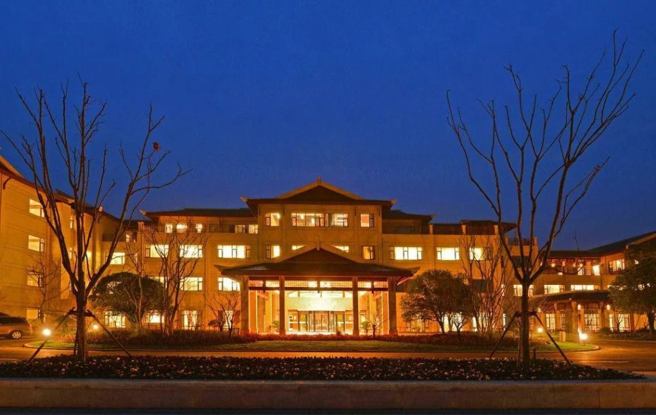 Meicheng Swan Lake Resort Hot Spring