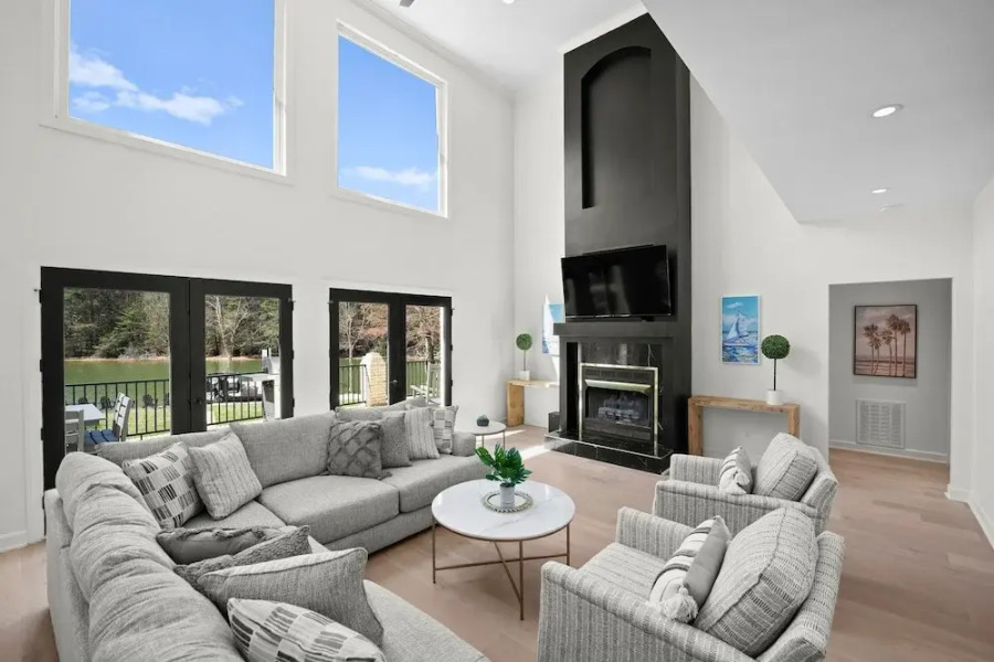 Knotty Pines by Avantstay Lake Views Renovated