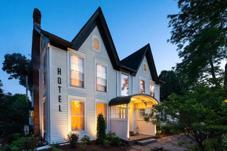 Twin Gables of Woodstock