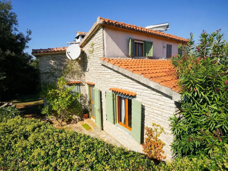 Charming Holiday Home in Banj With Private Terrace