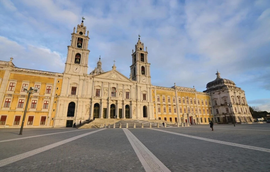 Stunning Home in Urzal- Carvoeira With 2 Bedrooms and Wifi