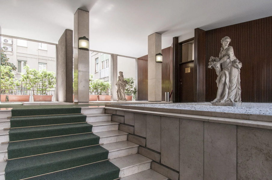 Milan Royal Suites & Luxury Apartments