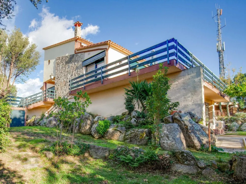 Modern Holiday Home in Romanya de la Selva with Pool