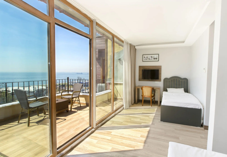 Отель Bucoleon by Cheers