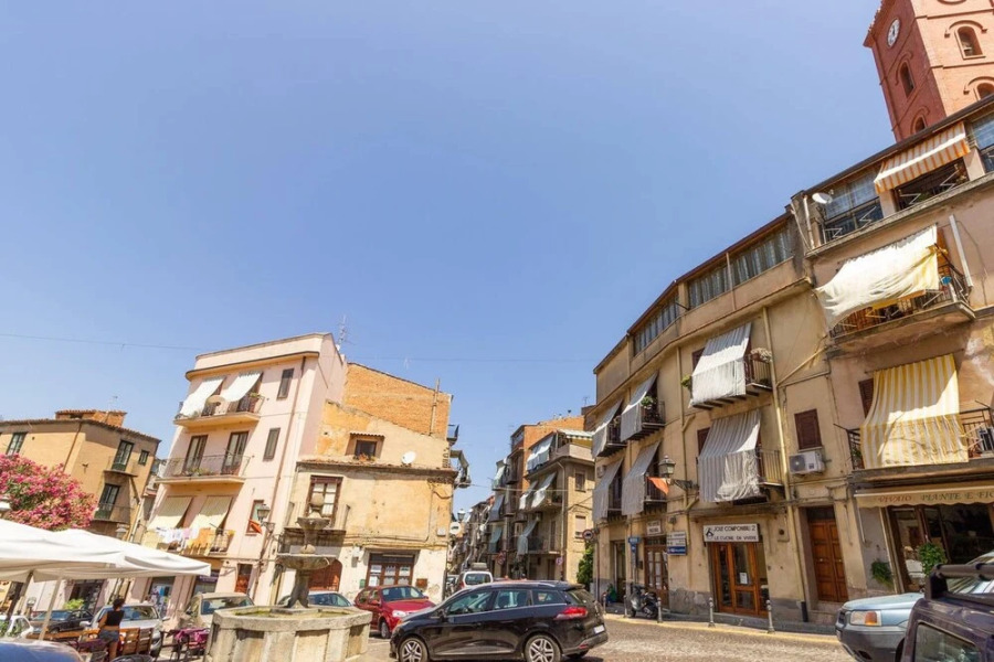 Studio in Castelbuono, With Wonderful City View, Balcony and Wifi