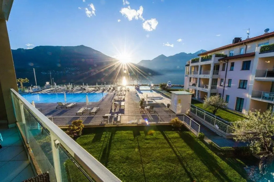 Modern 3 bedroom apartment on Lake Maggiore