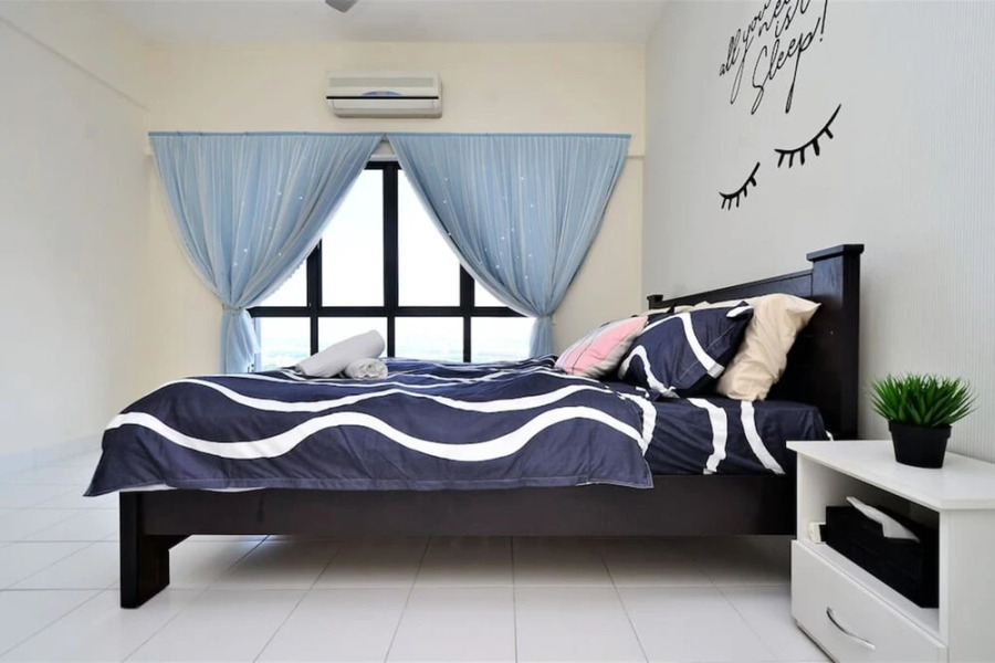 6-8 pax SetiaWalk 5min LRT Cozy Apartment Puchong