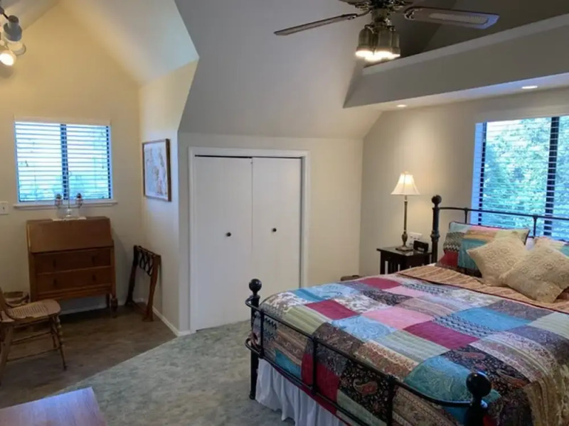 Hillside Cottage Retreat