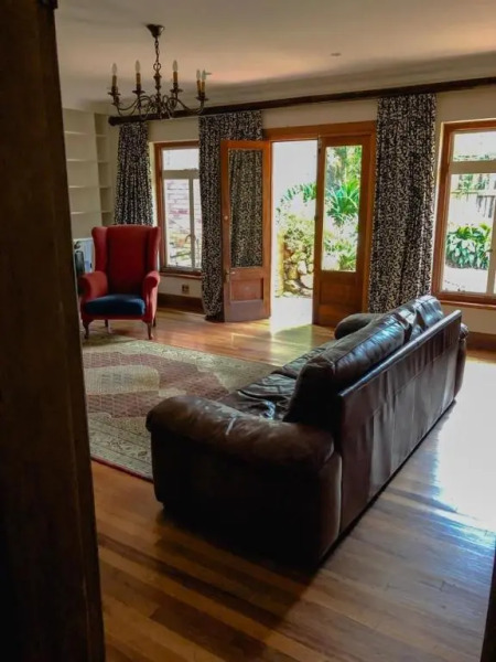 Secret Palace - Large 5 bedroom Family Home