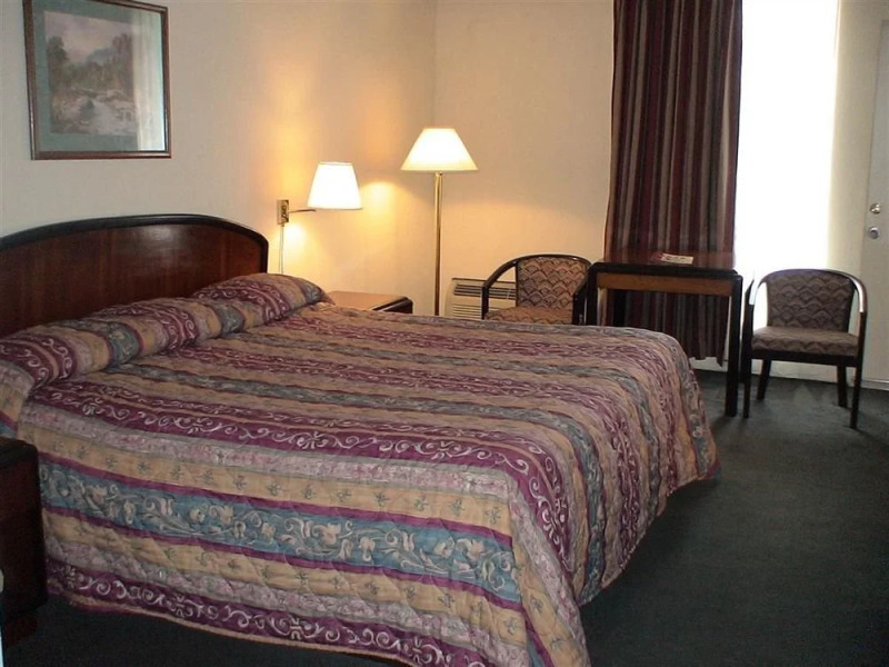 Greenway Inn & Suites