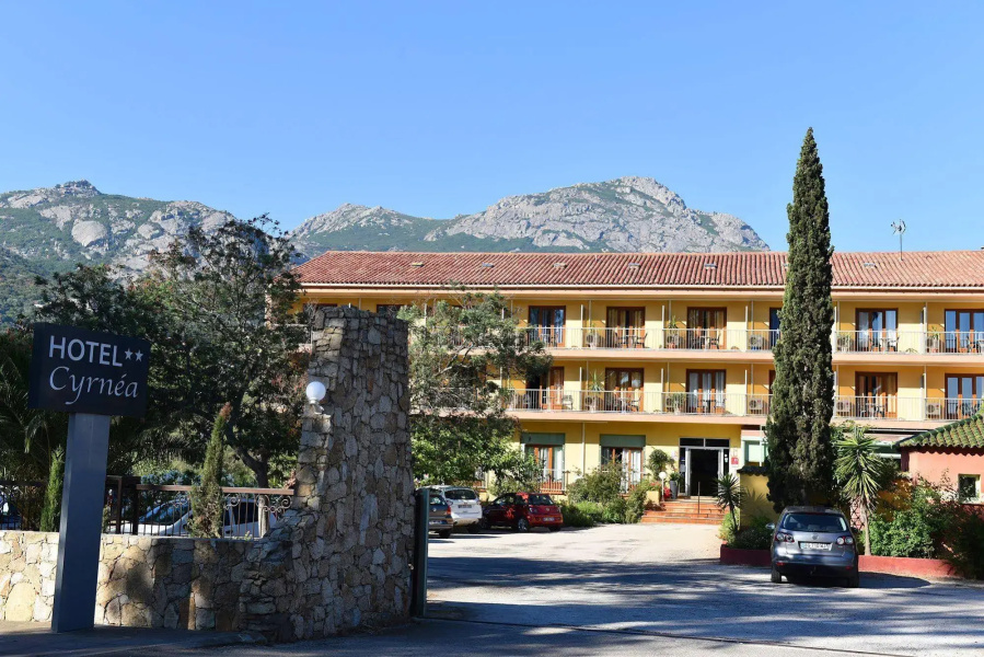 Hôtel Cyrnea