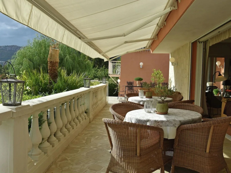 Stately Villa in La Gaude With Relaxation Area and Pool