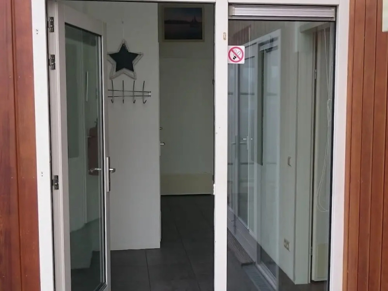 House by Uitgeestermeer With Garden