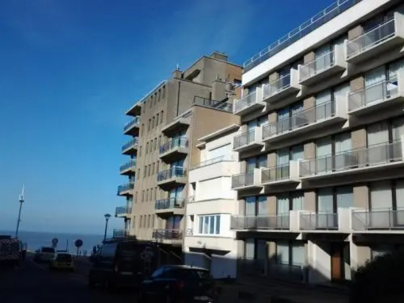 Zonnig Appartement met Zeezicht